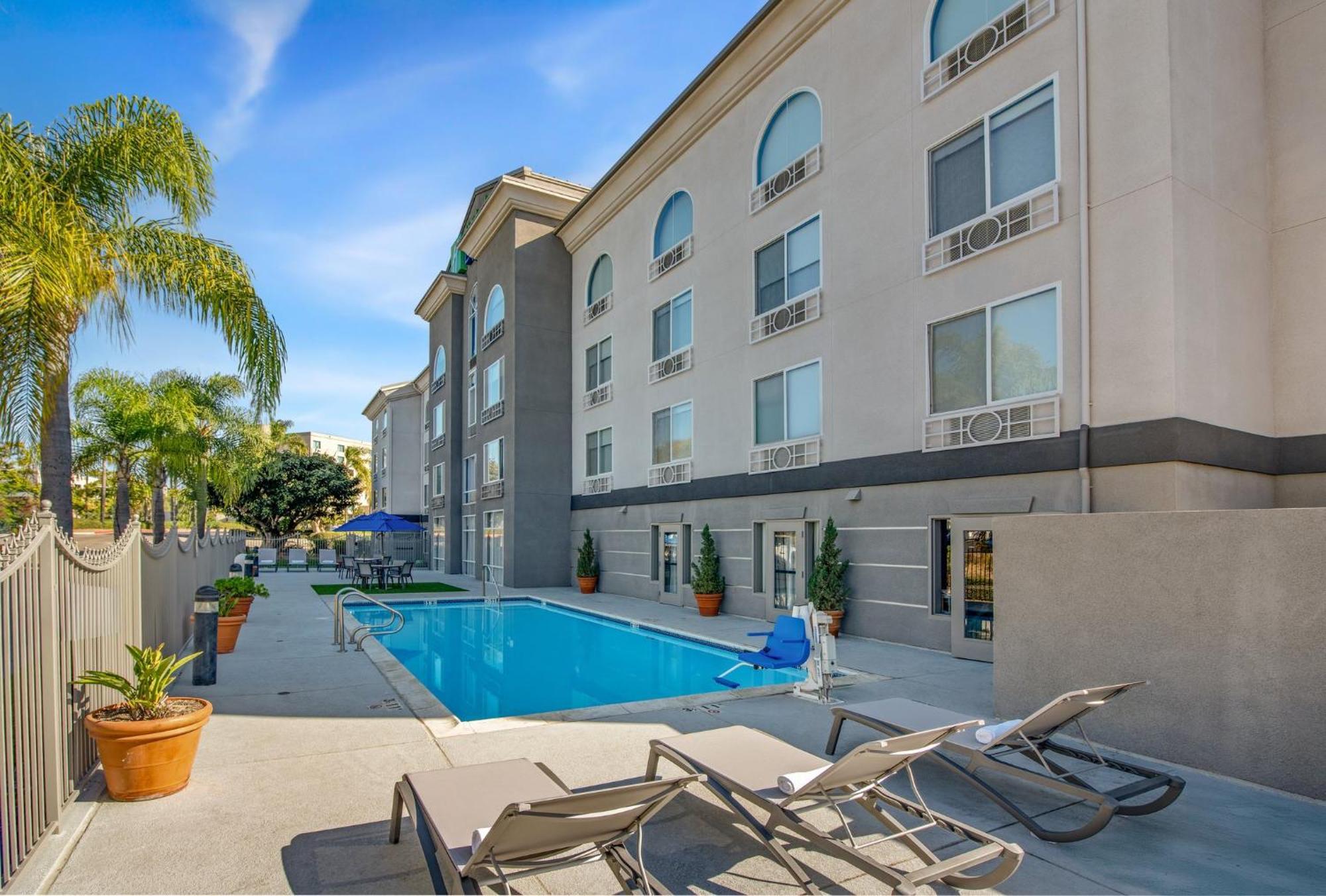 Holiday Inn Express San Diego - Sorrento Valley By Ihg Exteriör bild