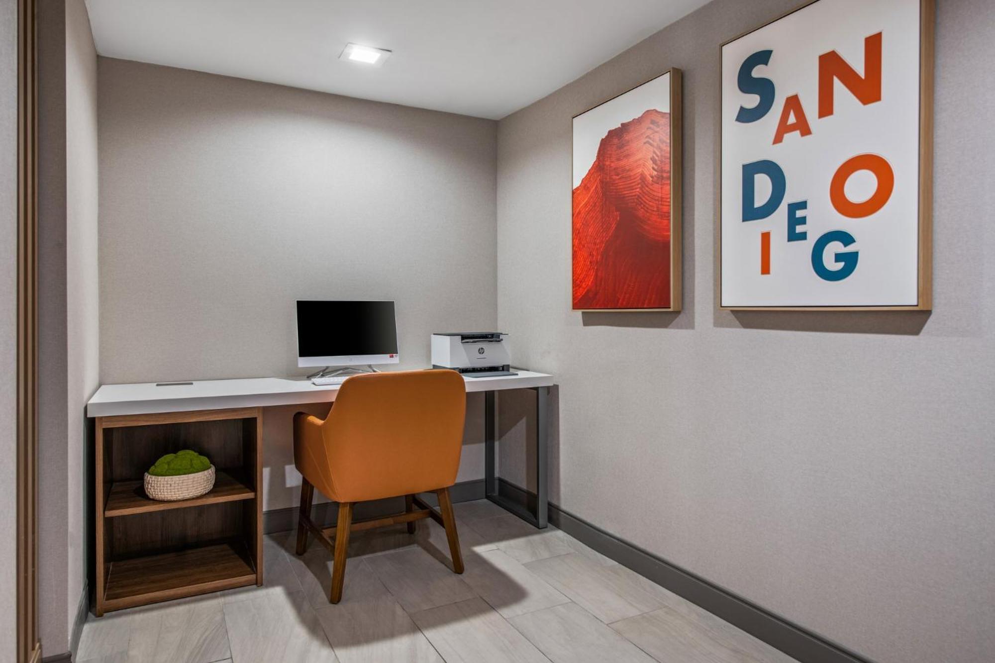 Holiday Inn Express San Diego - Sorrento Valley By Ihg Exteriör bild